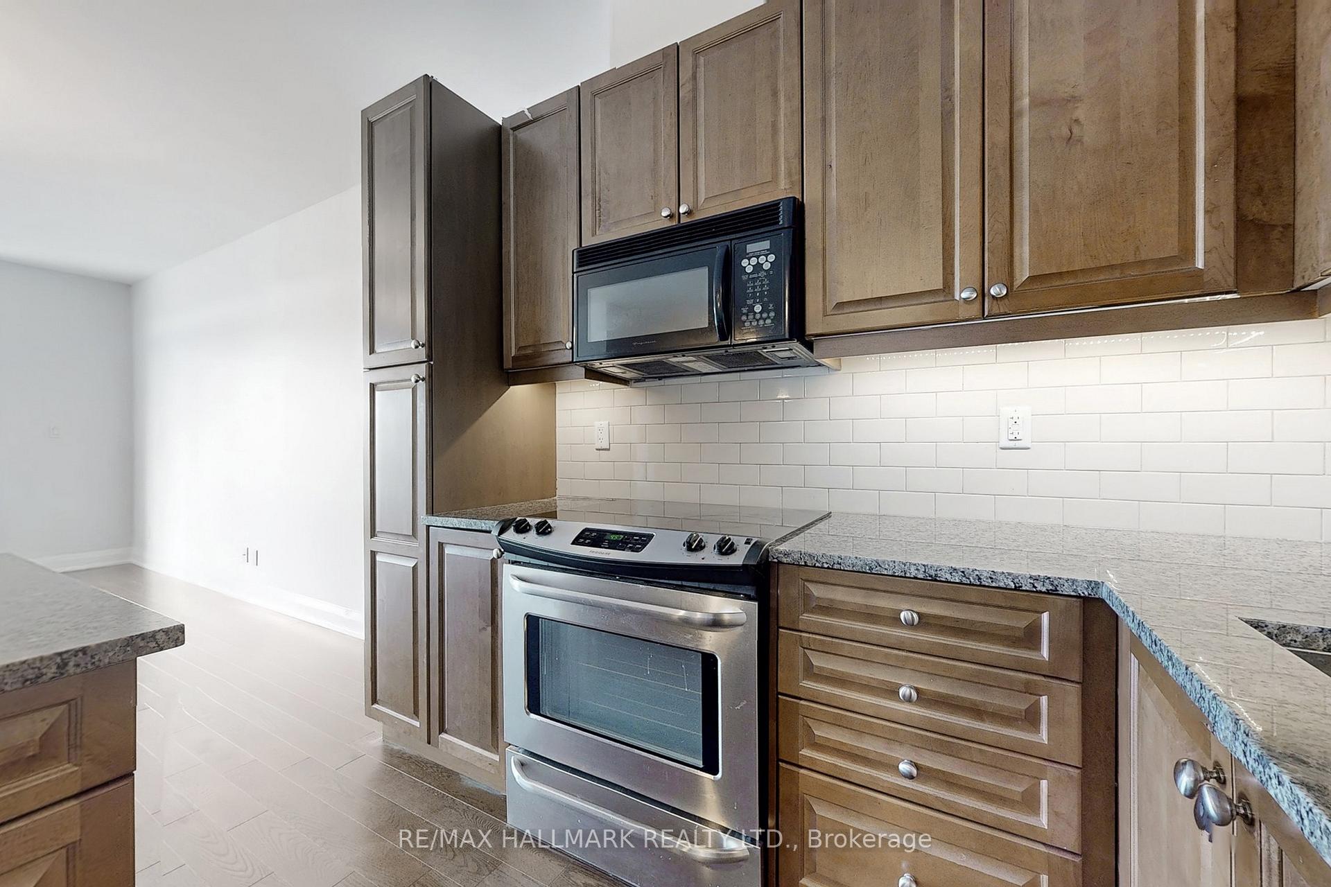 Photo 20 of Unit 607, 15277 Yonge Street, Aurora, Aurora Village — HOMEH