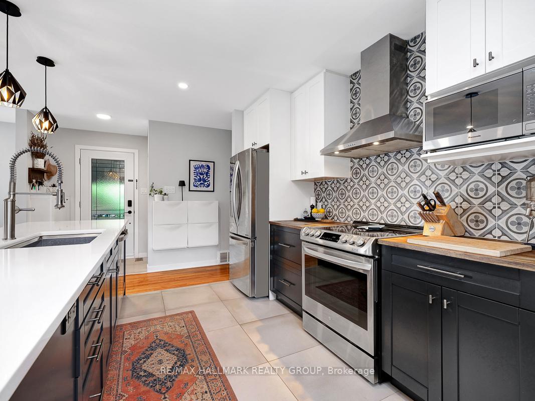 Photo 13 of 2447 Magnus Avenue, Ottawa, Hawthorne Meadows — HOMEH