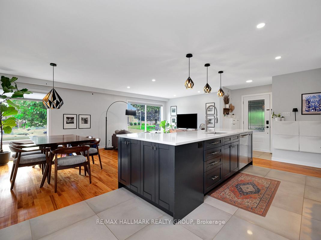 Photo 14 of 2447 Magnus Avenue, Ottawa, Hawthorne Meadows — HOMEH