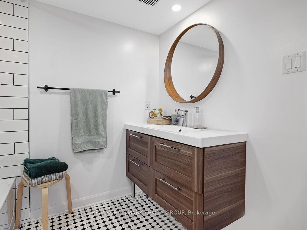 Photo 35 of 2447 Magnus Avenue, Ottawa, Hawthorne Meadows — HOMEH