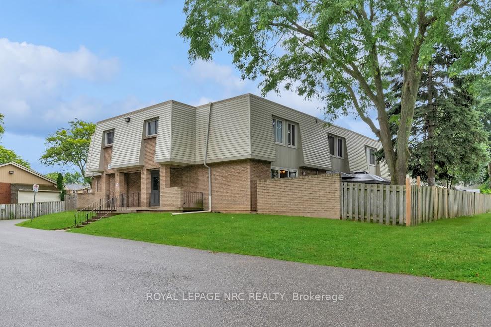 Front of Unit 182, 17 Old Pine Trail