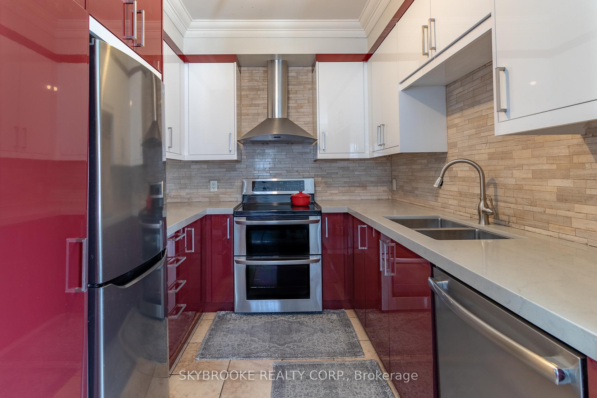 Photo 7 of Unit 302, 245 Pine Grove Road, Vaughan, East Woodbridge — HOMEH
