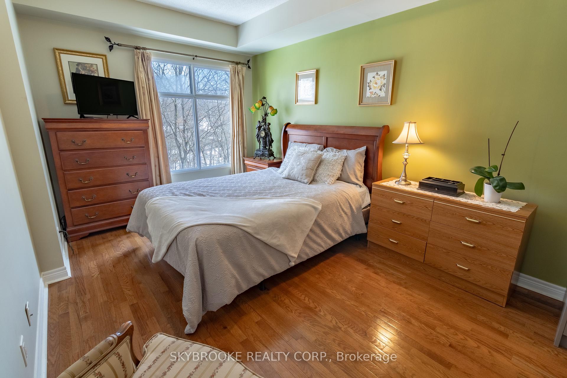 Photo 8 of Unit 302, 245 Pine Grove Road, Vaughan, East Woodbridge — HOMEH