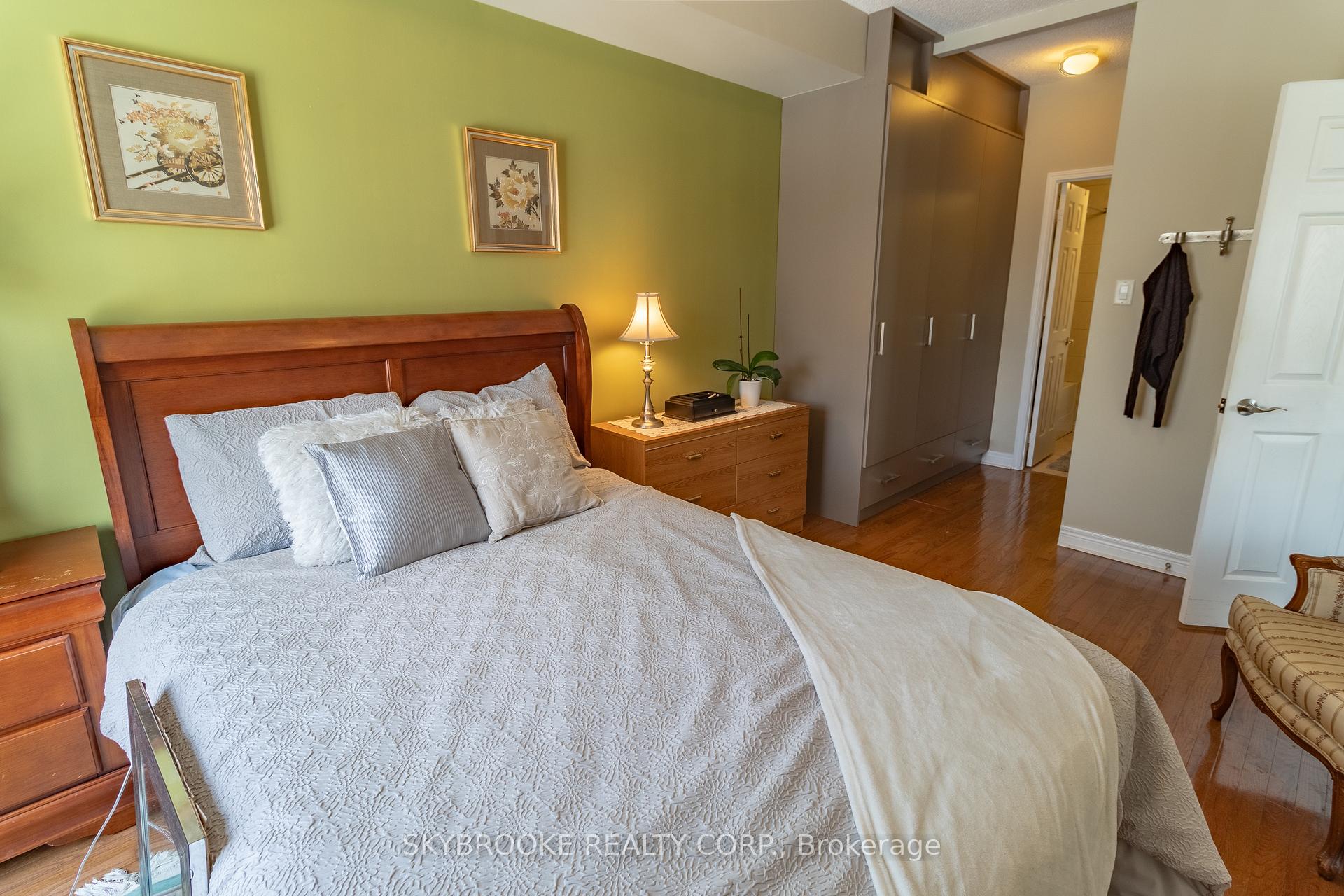 Photo 9 of Unit 302, 245 Pine Grove Road, Vaughan, East Woodbridge — HOMEH