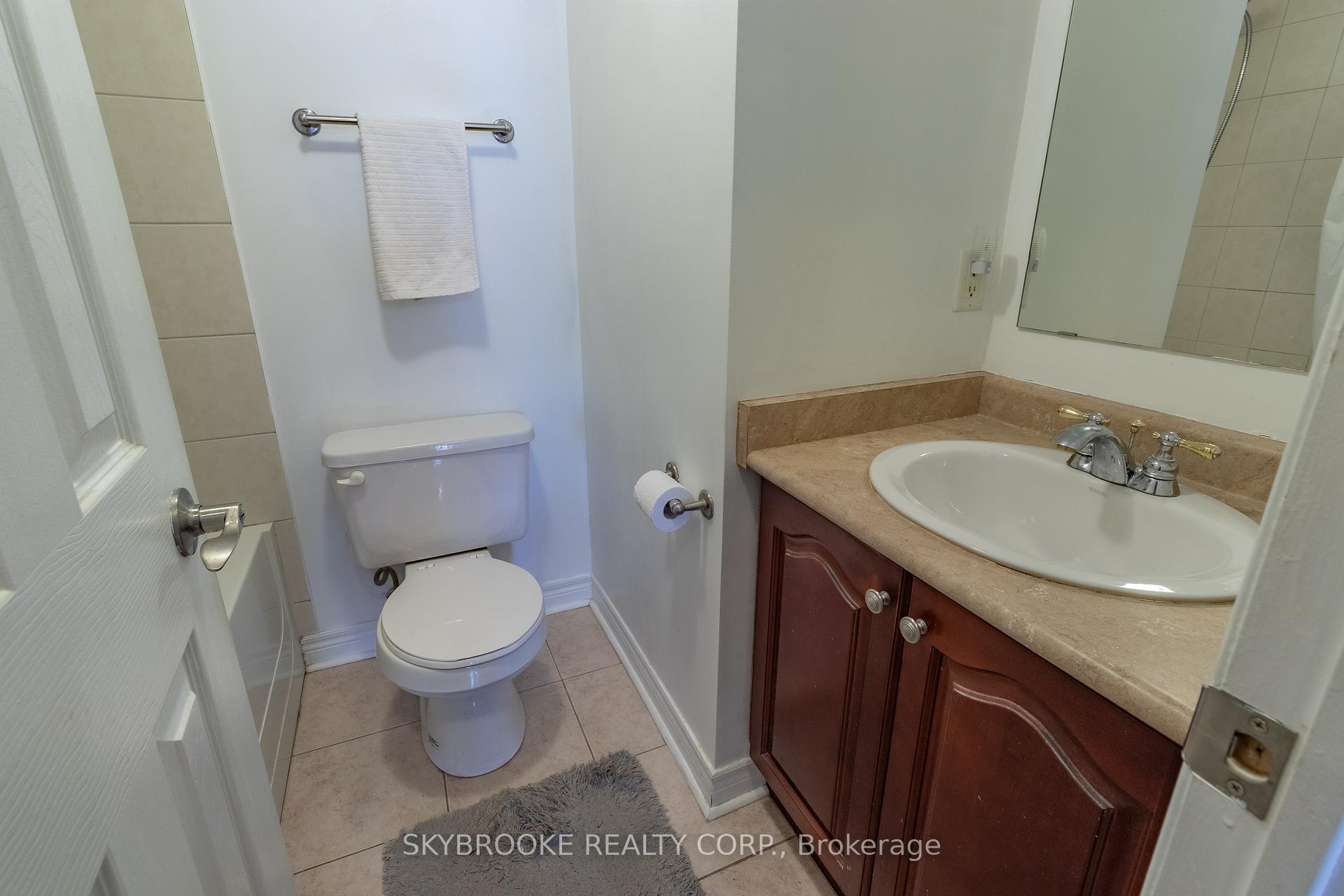 Photo 10 of Unit 302, 245 Pine Grove Road, Vaughan, East Woodbridge — HOMEH
