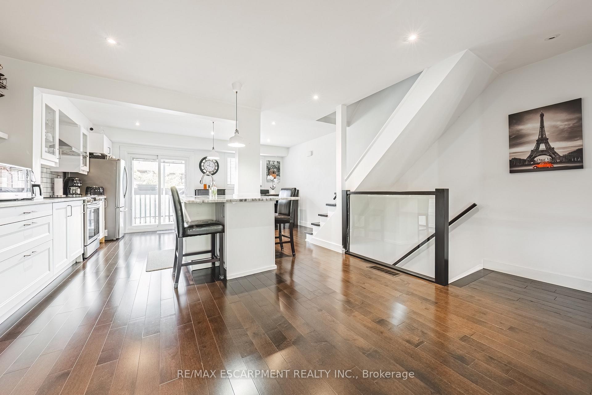 Photo 8 of Unit 26, 1155 Paramount Drive, Hamilton, Stoney Creek Mountain — HOMEH