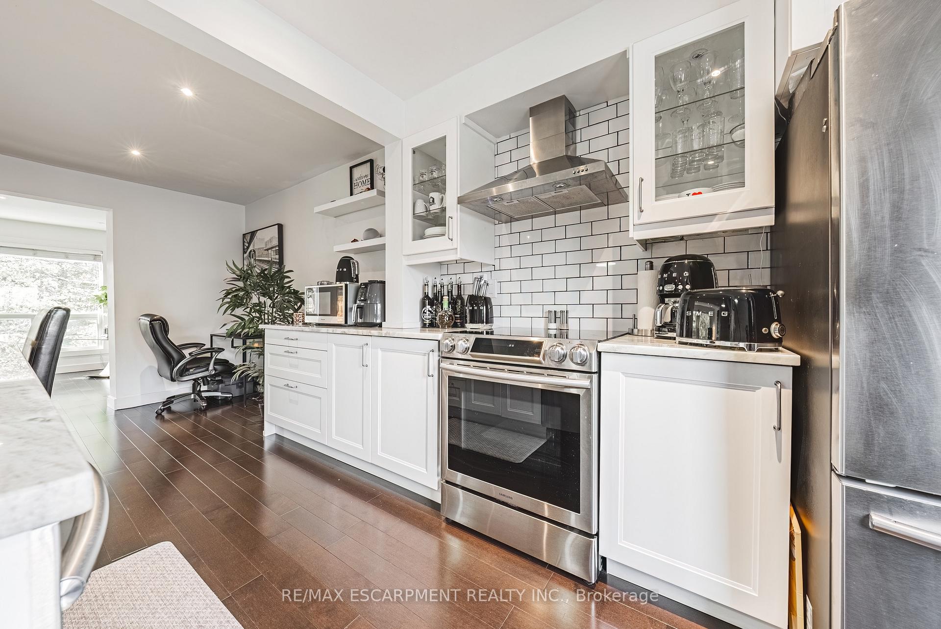 Photo 12 of Unit 26, 1155 Paramount Drive, Hamilton, Stoney Creek Mountain — HOMEH