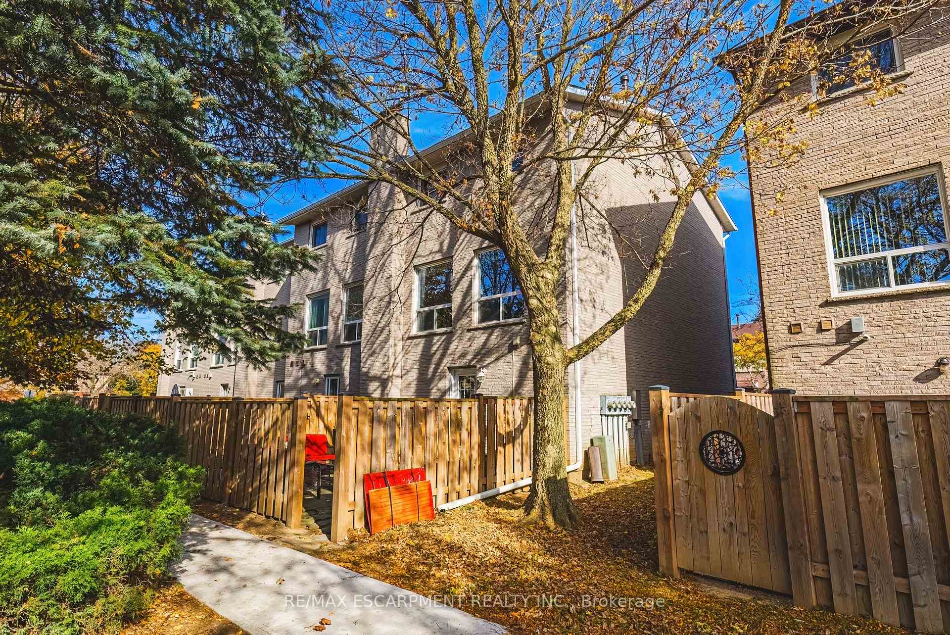 Photo 37 of Unit 26, 1155 Paramount Drive, Hamilton, Stoney Creek Mountain — HOMEH