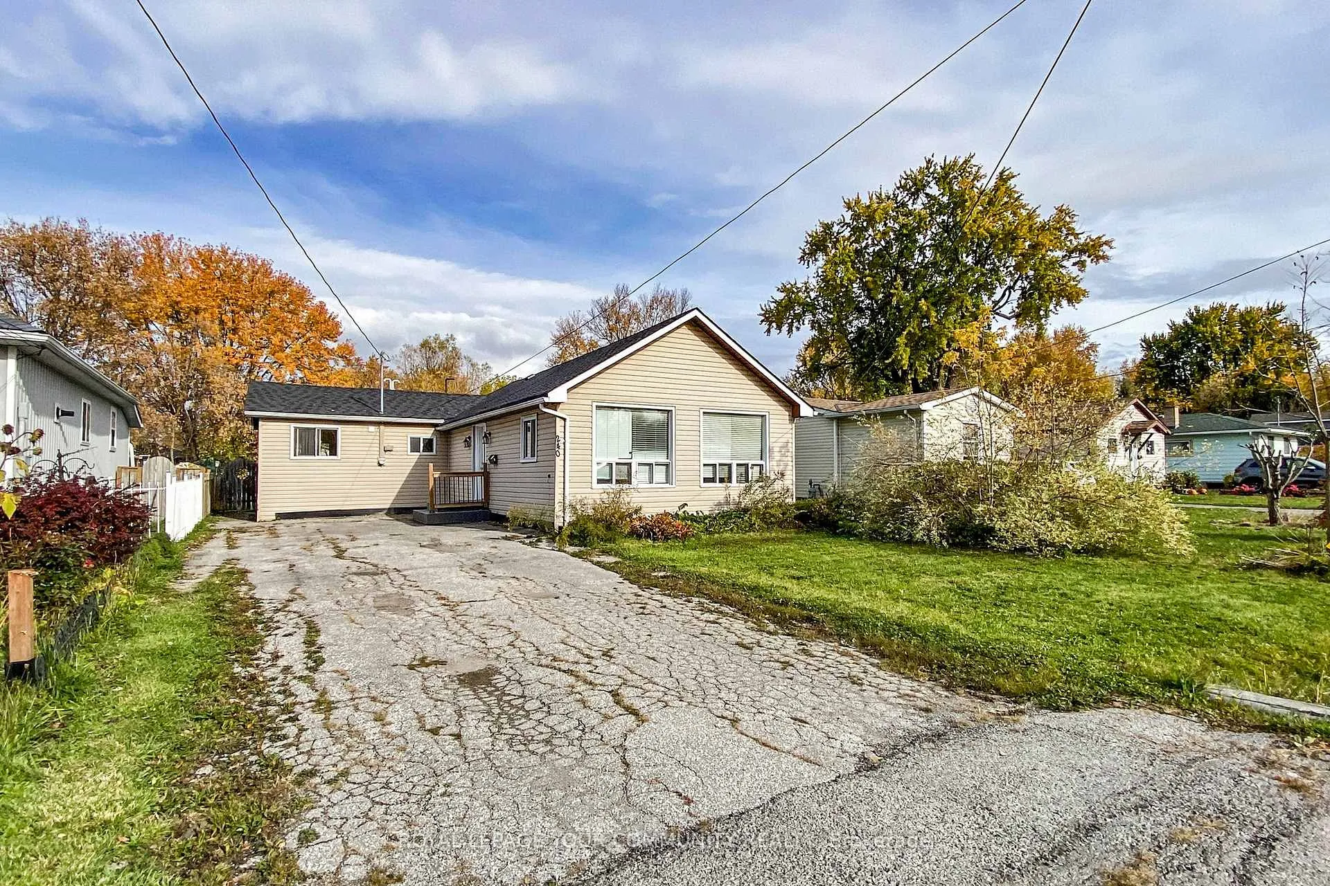 Photo 1 of 240 Royal Road, Georgina, Keswick South — HOMEH