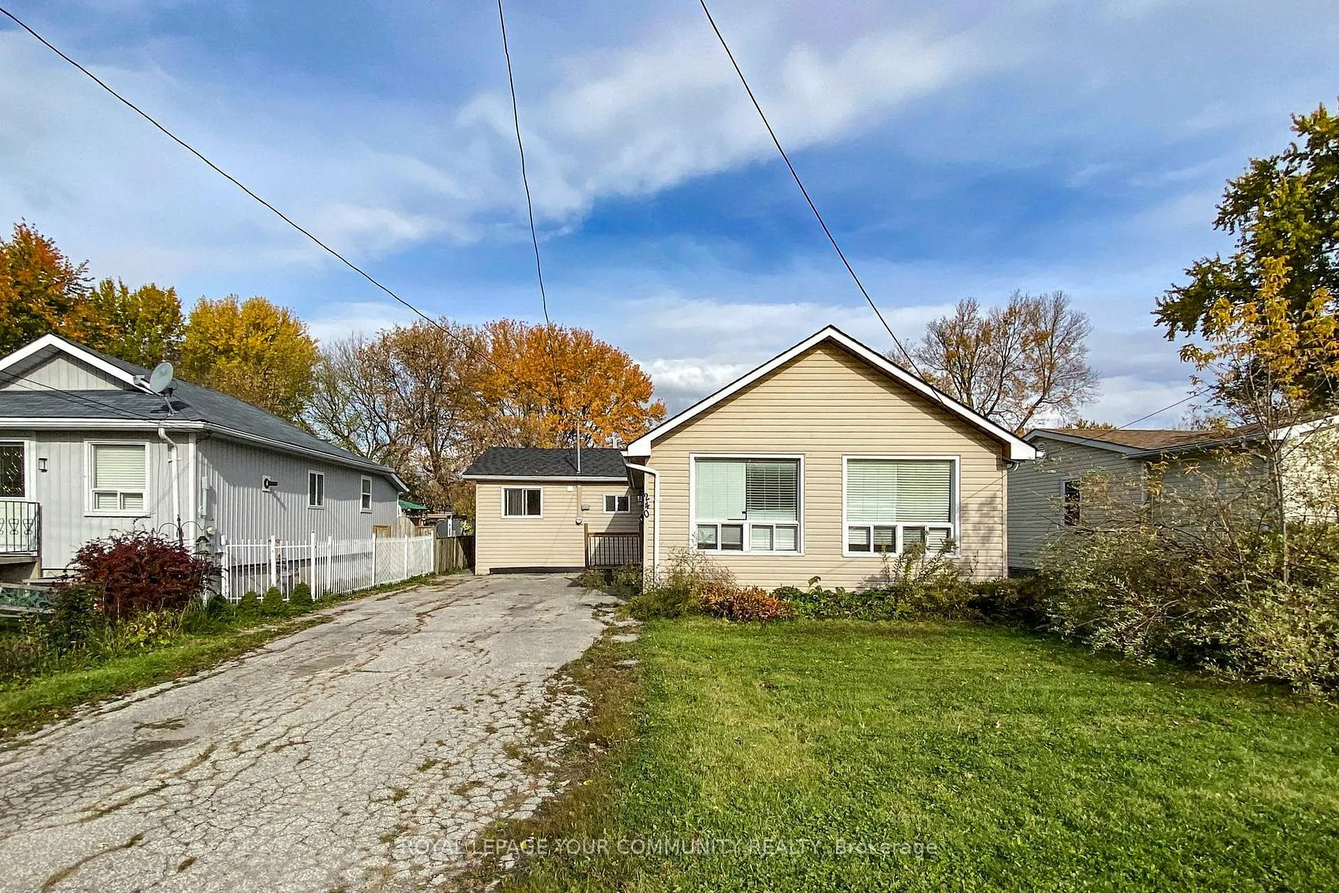 Photo 3 of 240 Royal Road, Georgina, Keswick South — HOMEH