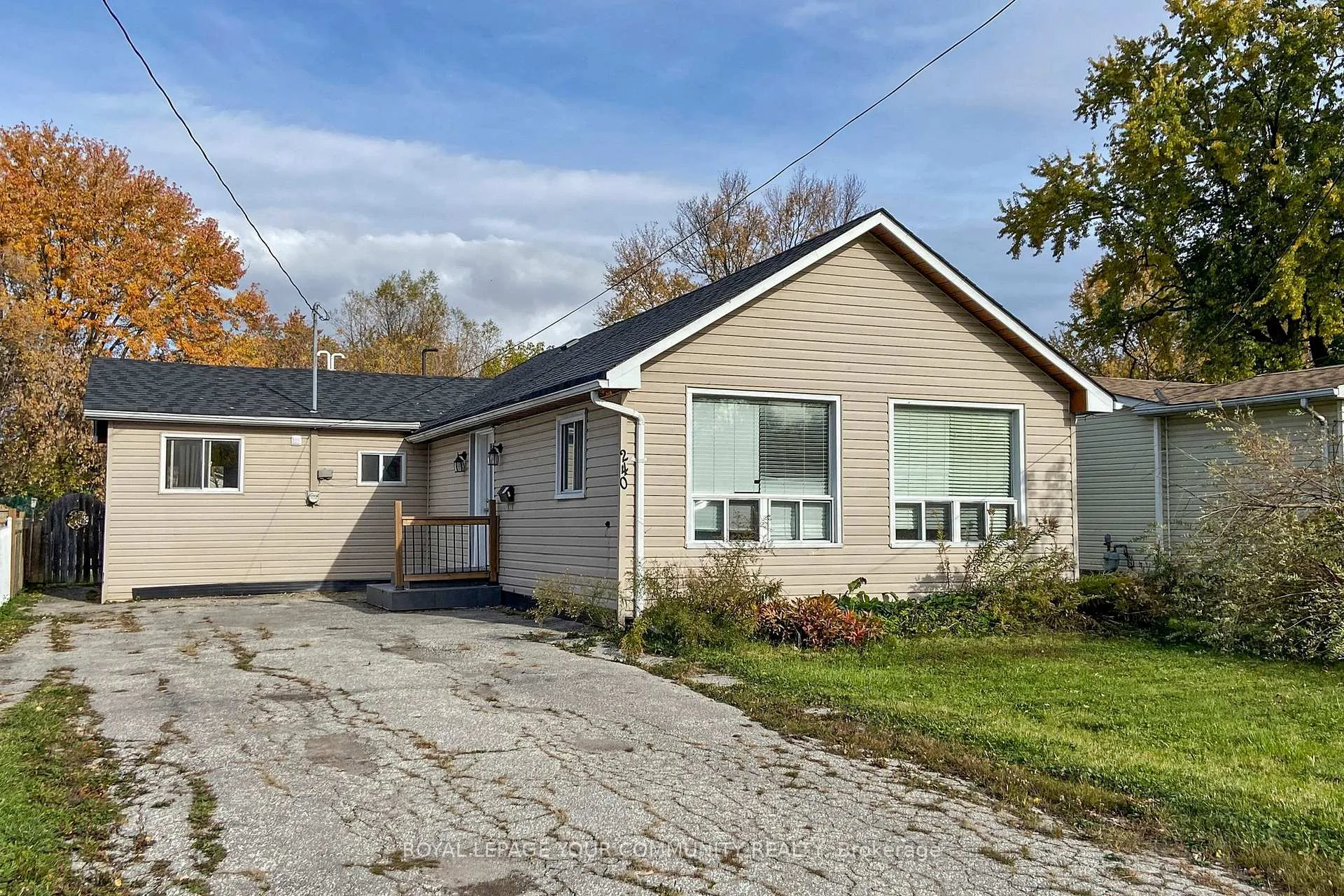 Photo 5 of 240 Royal Road, Georgina, Keswick South — HOMEH