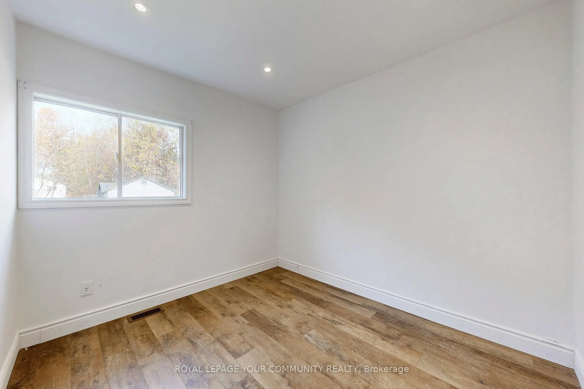 Photo 52 of 240 Royal Road, Georgina, Keswick South — HOMEH