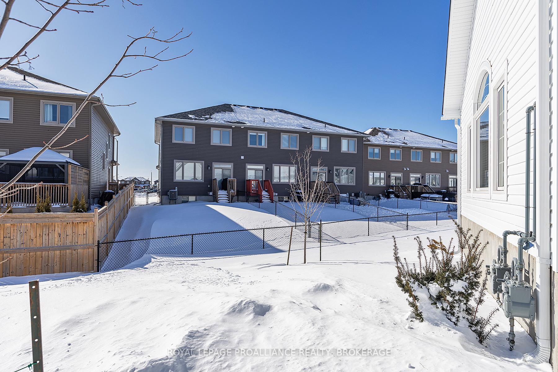 Photo 4 of 49 Lowry Place, Loyalist, Amherstview — HOMEH