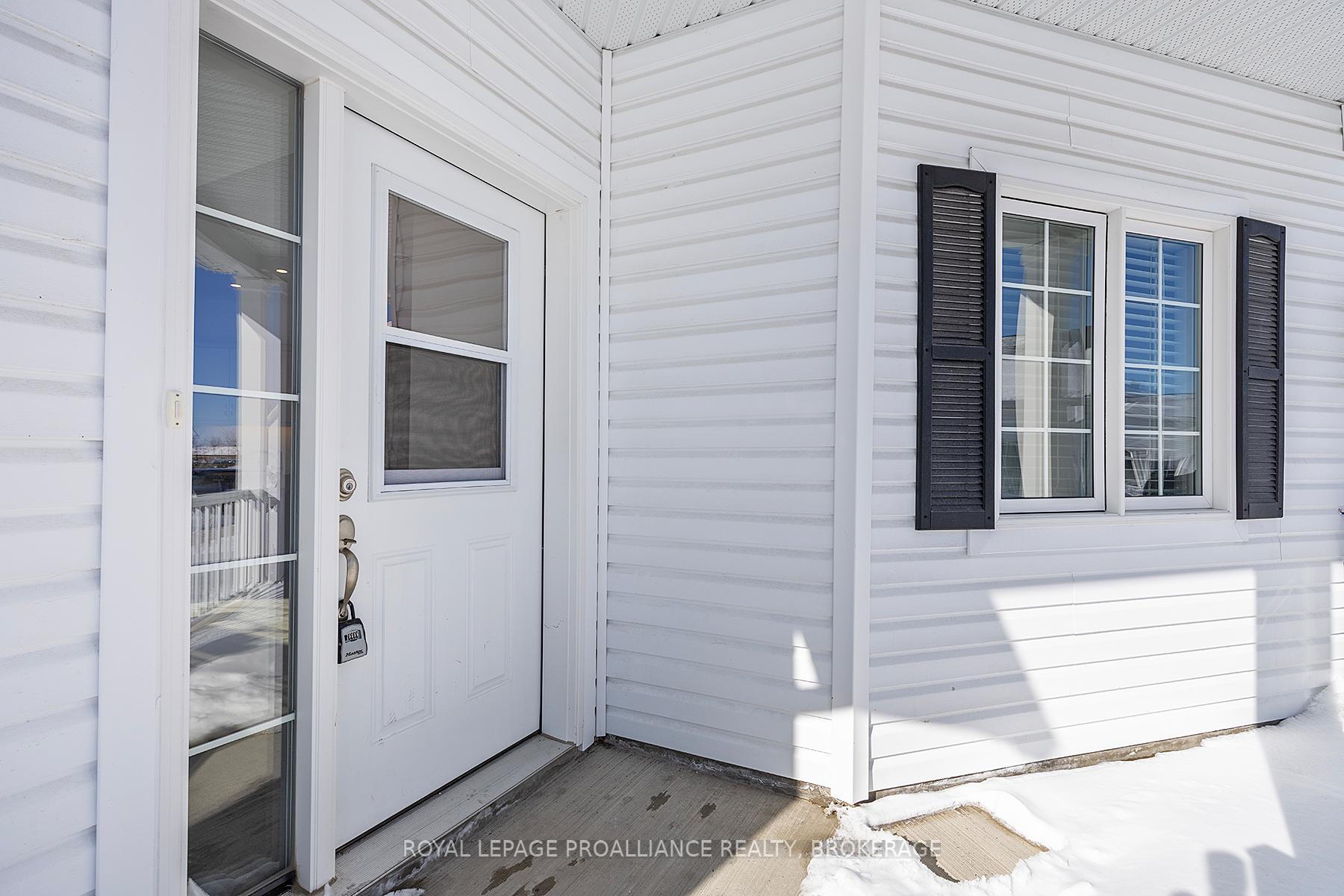 Photo 5 of 49 Lowry Place, Loyalist, Amherstview — HOMEH