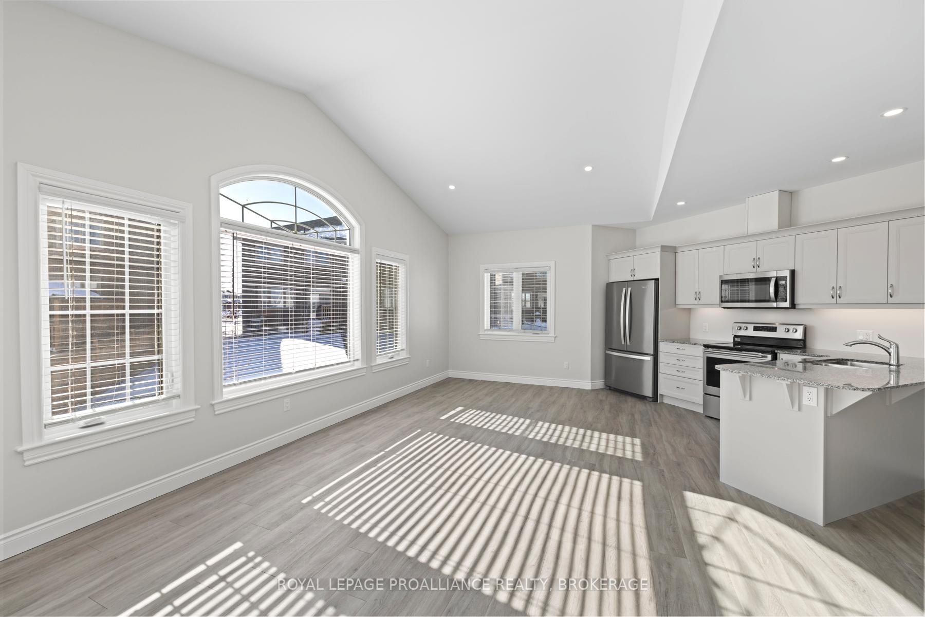 Photo 10 of 49 Lowry Place, Loyalist, Amherstview — HOMEH
