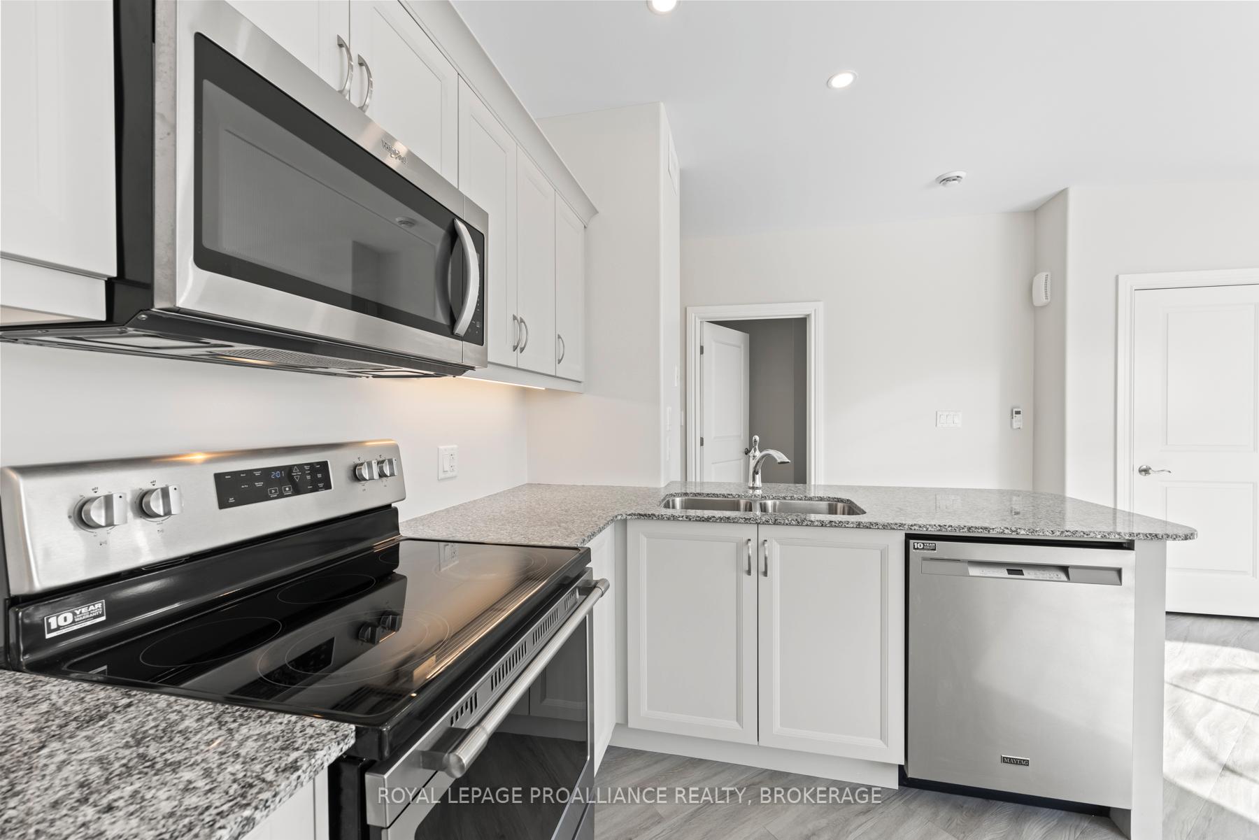 Photo 17 of 49 Lowry Place, Loyalist, Amherstview — HOMEH