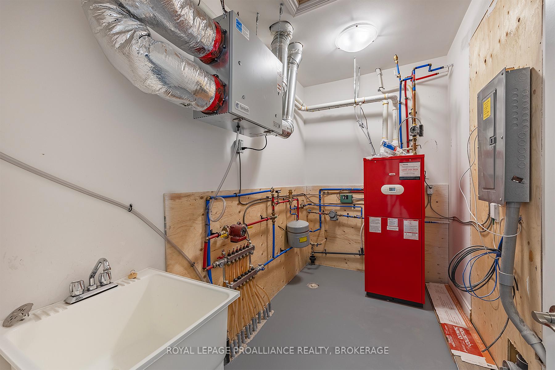 Photo 27 of 49 Lowry Place, Loyalist, Amherstview — HOMEH
