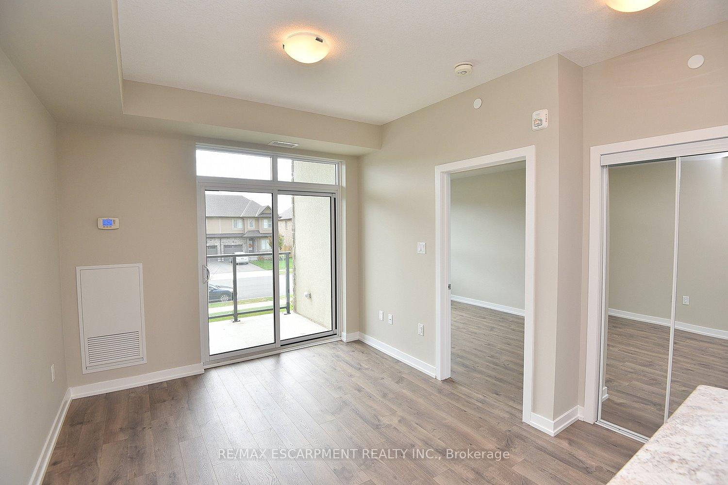 Photo 4 of Unit 214, 101 Shoreview Place, Hamilton, Lakeshore — HOMEH