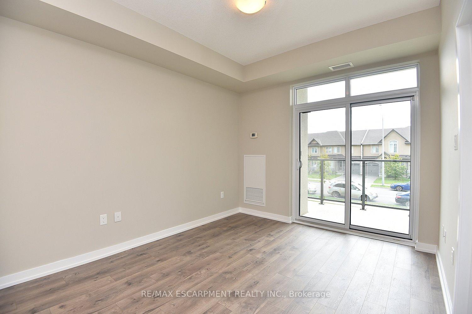 Photo 7 of Unit 214, 101 Shoreview Place, Hamilton, Lakeshore — HOMEH
