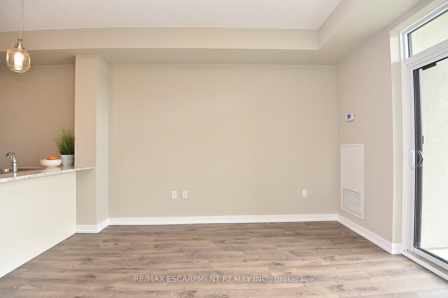 Photo 8 of Unit 214, 101 Shoreview Place, Hamilton, Lakeshore — HOMEH