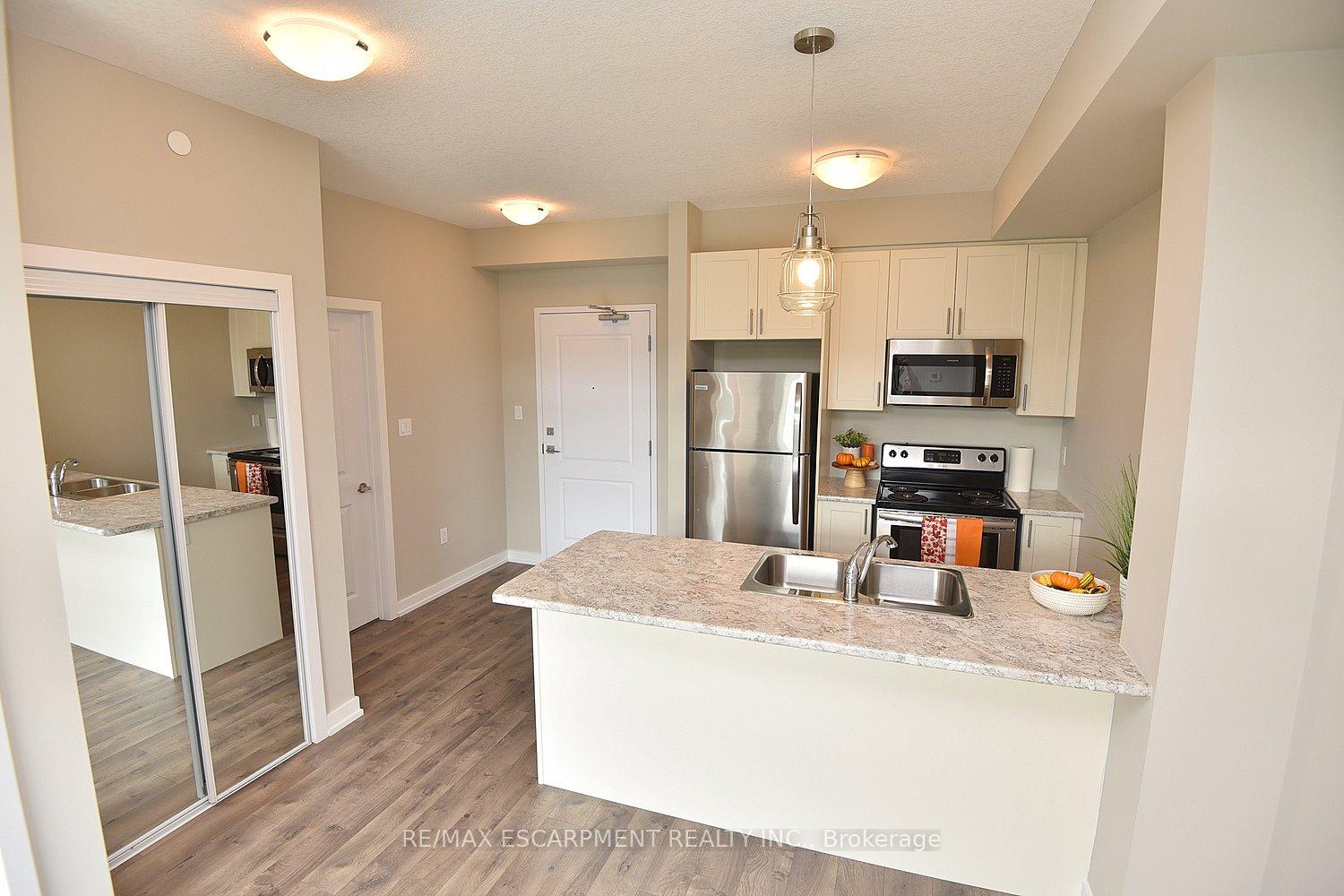 Photo 12 of Unit 214, 101 Shoreview Place, Hamilton, Lakeshore — HOMEH