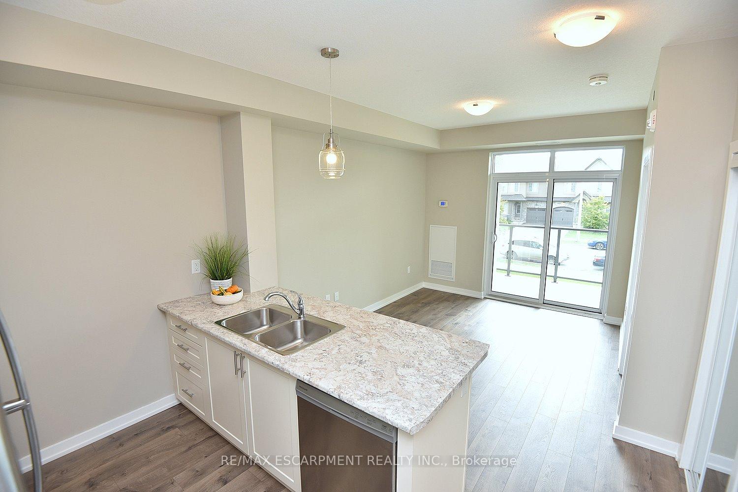 Photo 13 of Unit 214, 101 Shoreview Place, Hamilton, Lakeshore — HOMEH