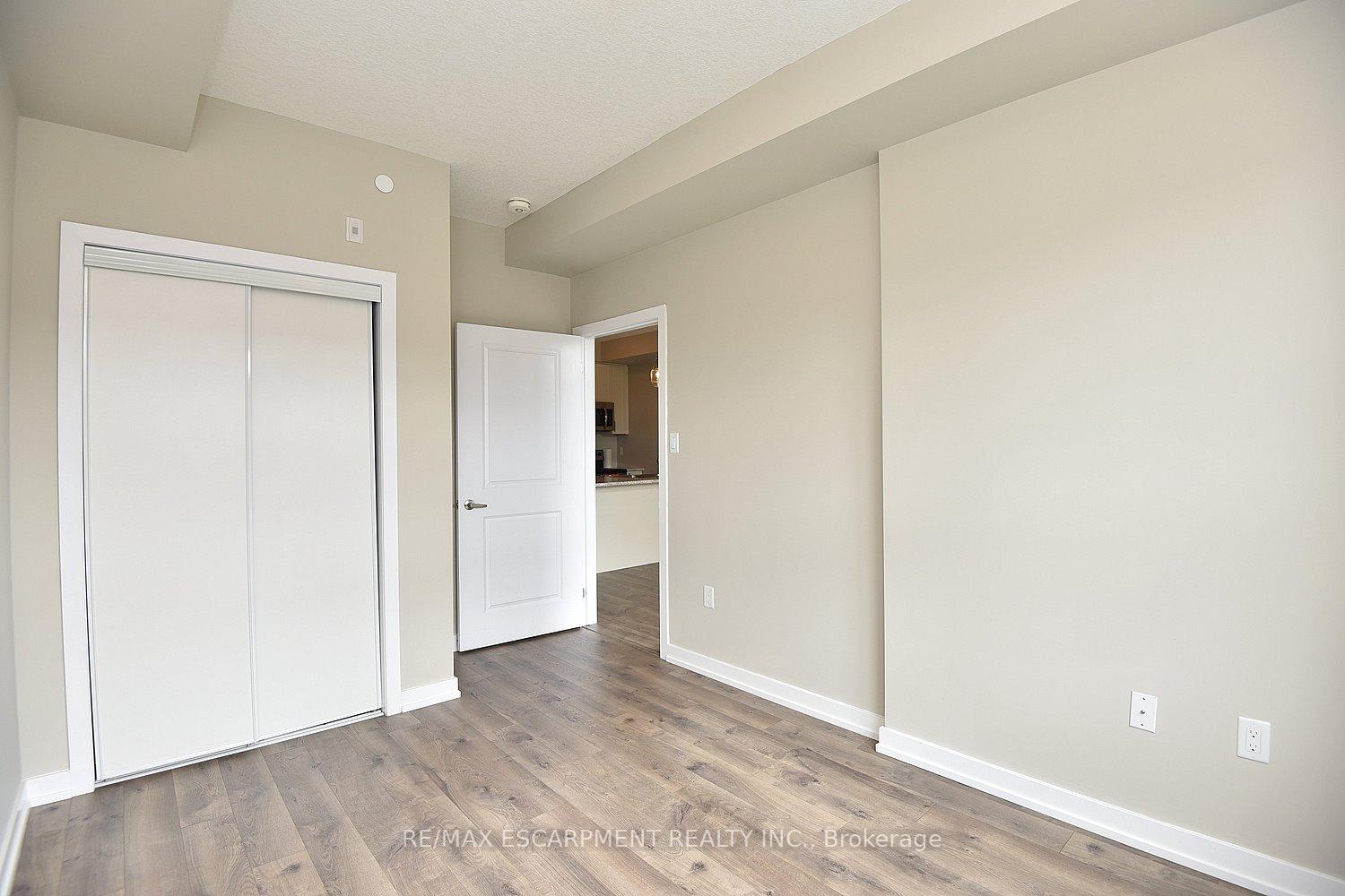 Photo 16 of Unit 214, 101 Shoreview Place, Hamilton, Lakeshore — HOMEH