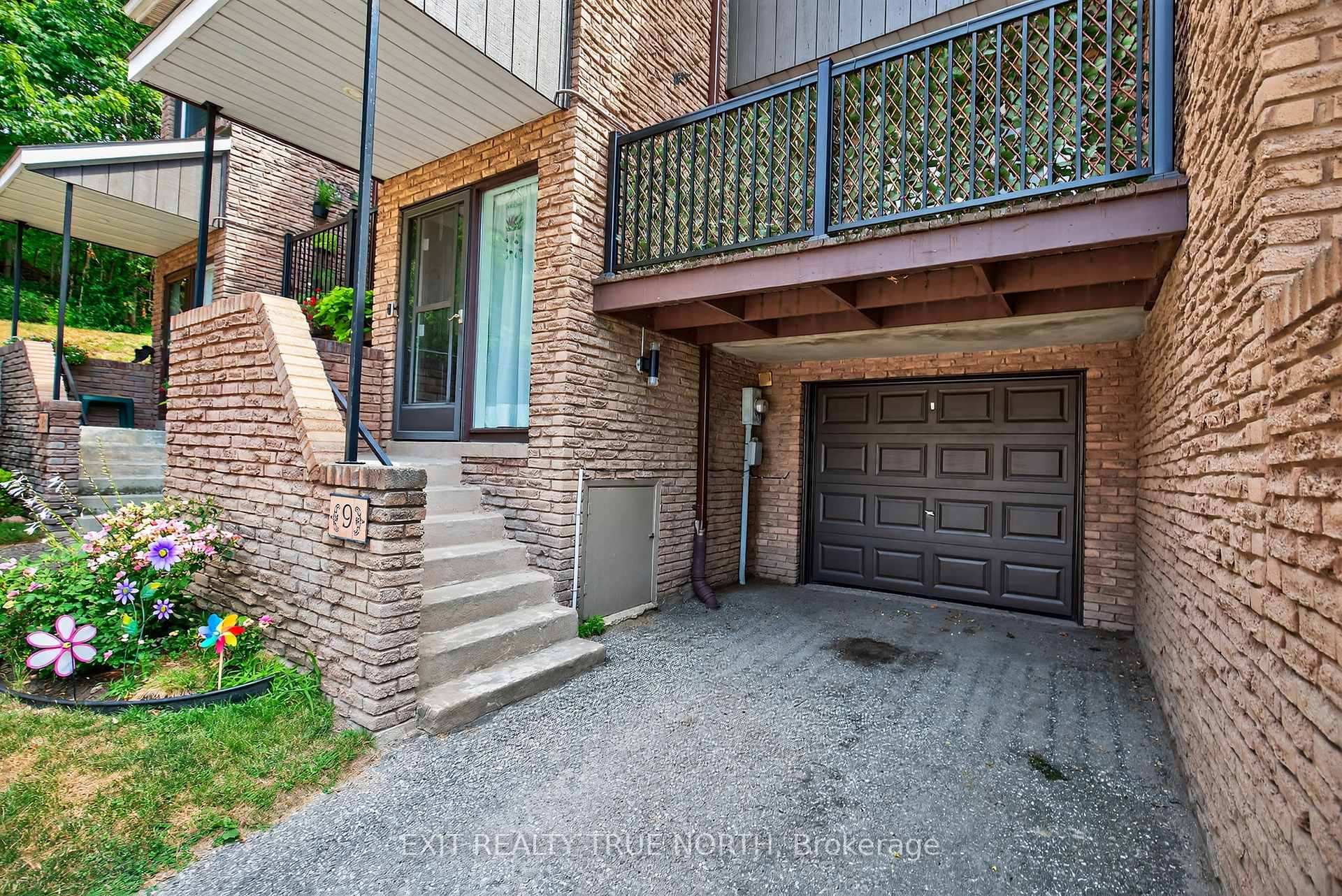 Photo 2 of Unit 9, 17 St Vincent Street, Barrie, North Shore — HOMEH