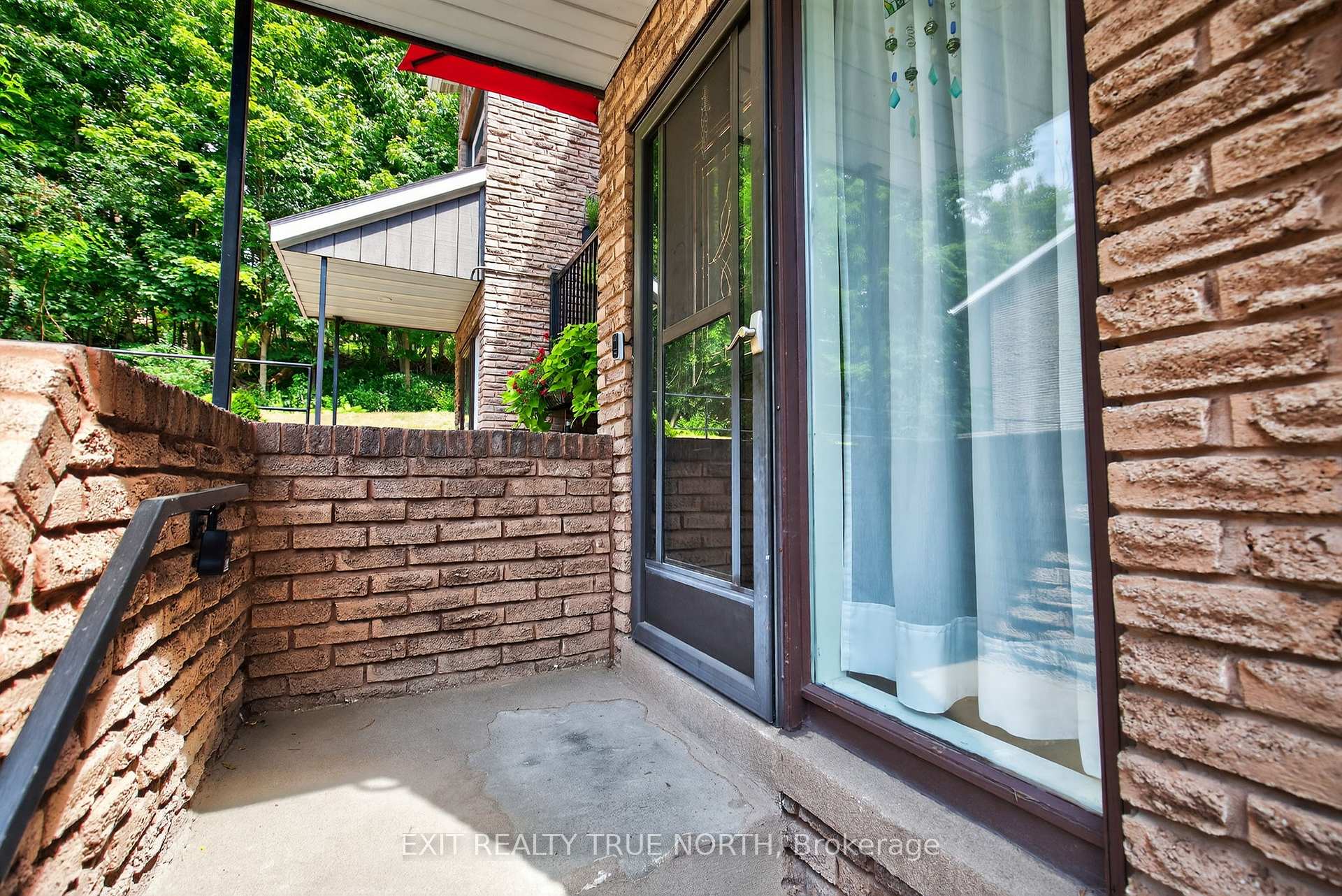 Photo 3 of Unit 9, 17 St Vincent Street, Barrie, North Shore — HOMEH