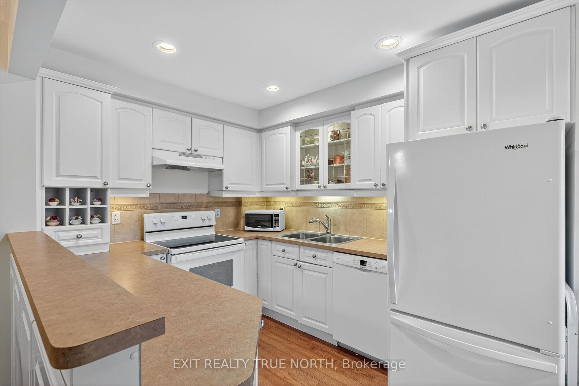 Photo 5 of Unit 9, 17 St Vincent Street, Barrie, North Shore — HOMEH
