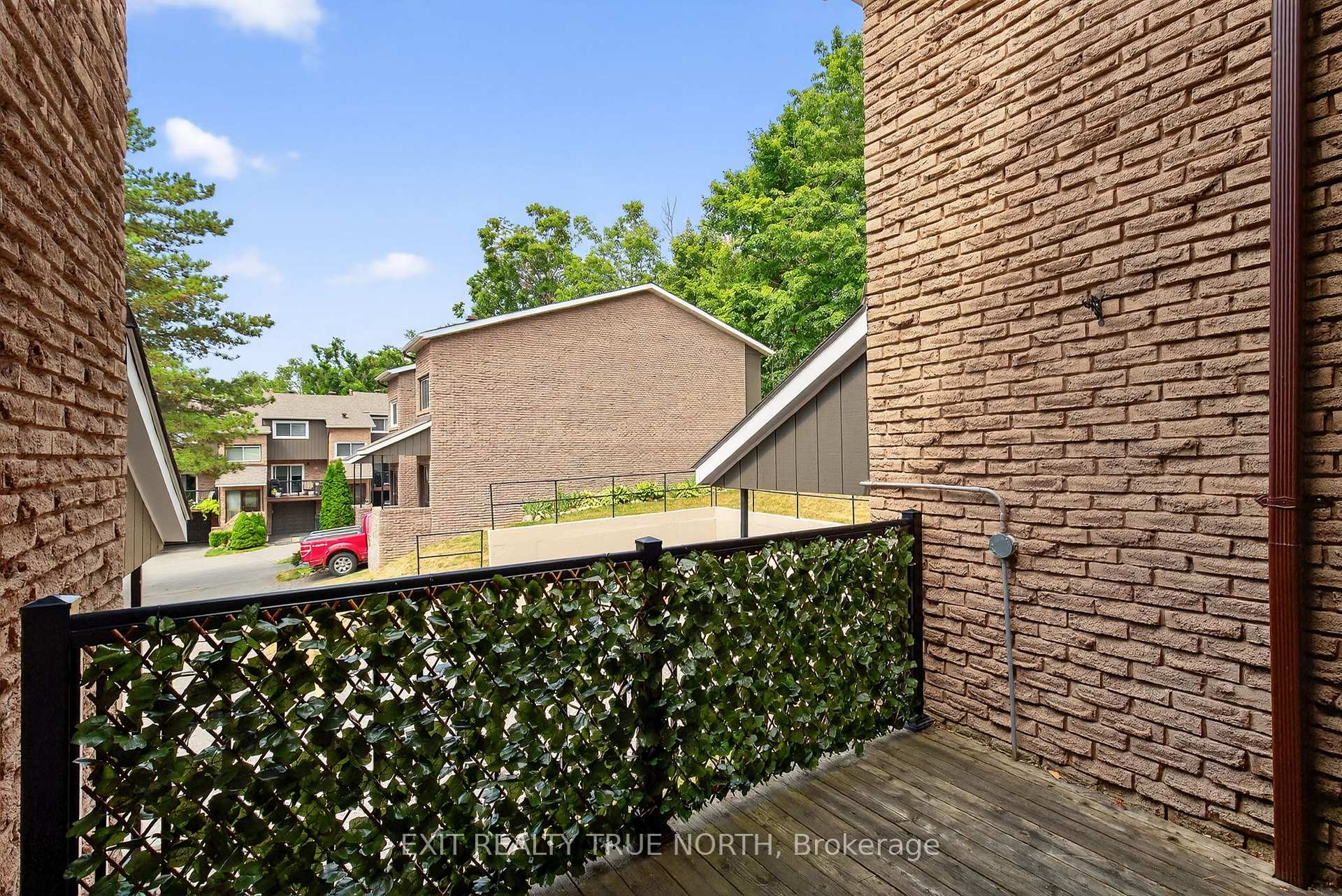 Photo 10 of Unit 9, 17 St Vincent Street, Barrie, North Shore — HOMEH