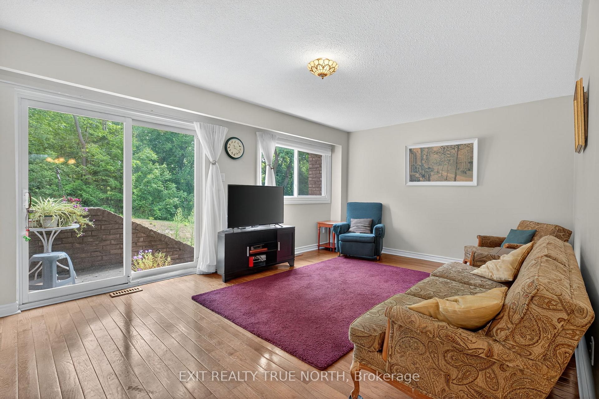 Photo 11 of Unit 9, 17 St Vincent Street, Barrie, North Shore — HOMEH