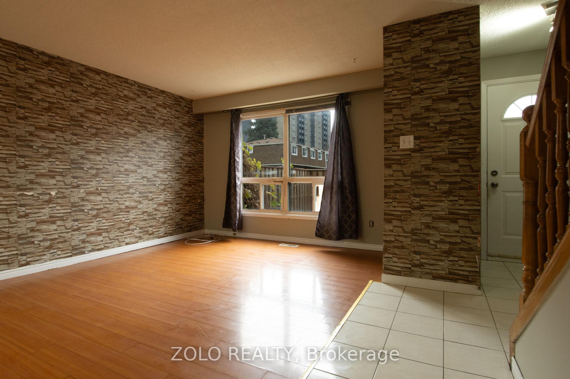 Photo 2 of 54 Riverdale Drive, Hamilton, Riverdale — HOMEH