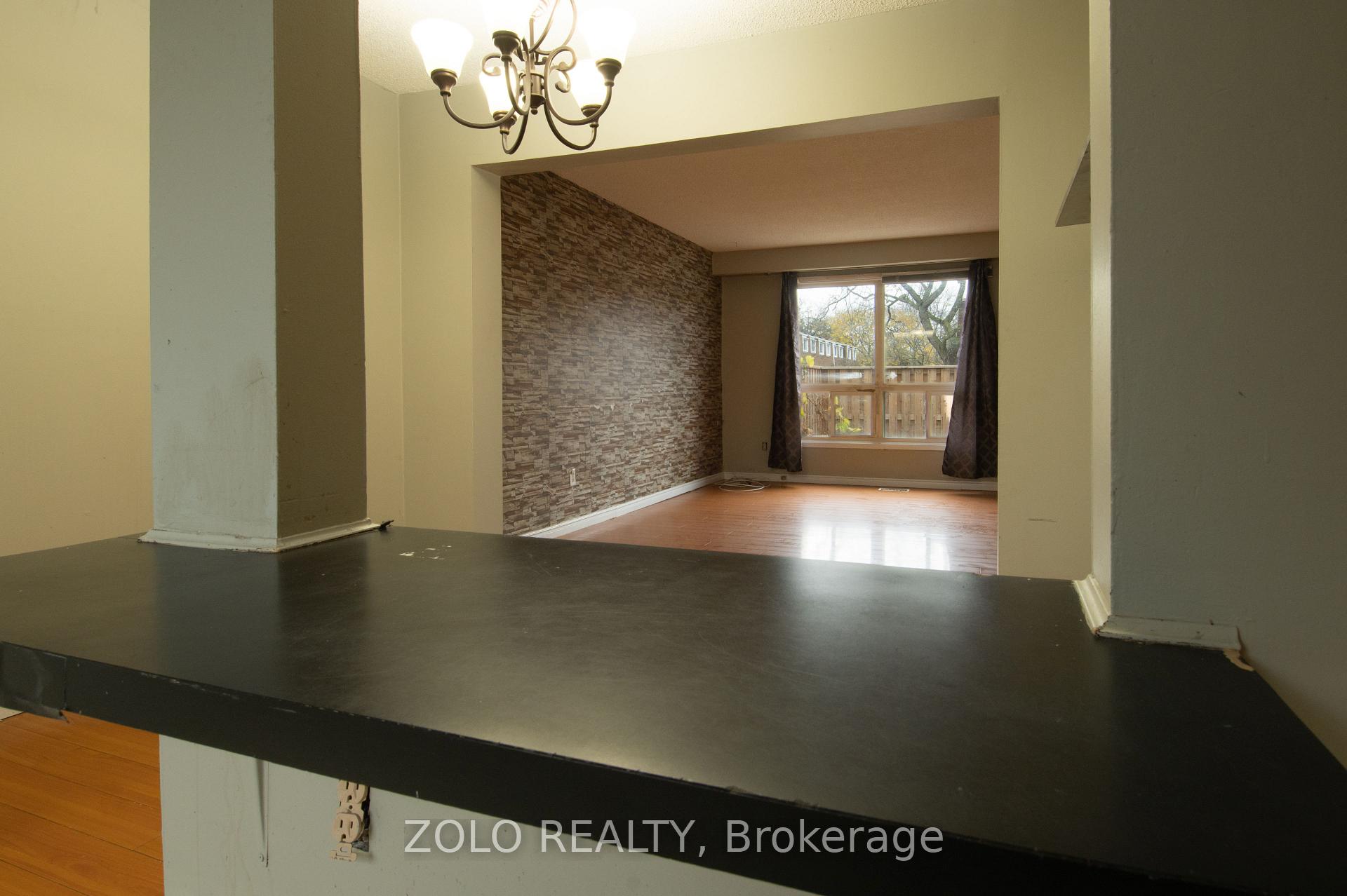 Photo 3 of 54 Riverdale Drive, Hamilton, Riverdale — HOMEH