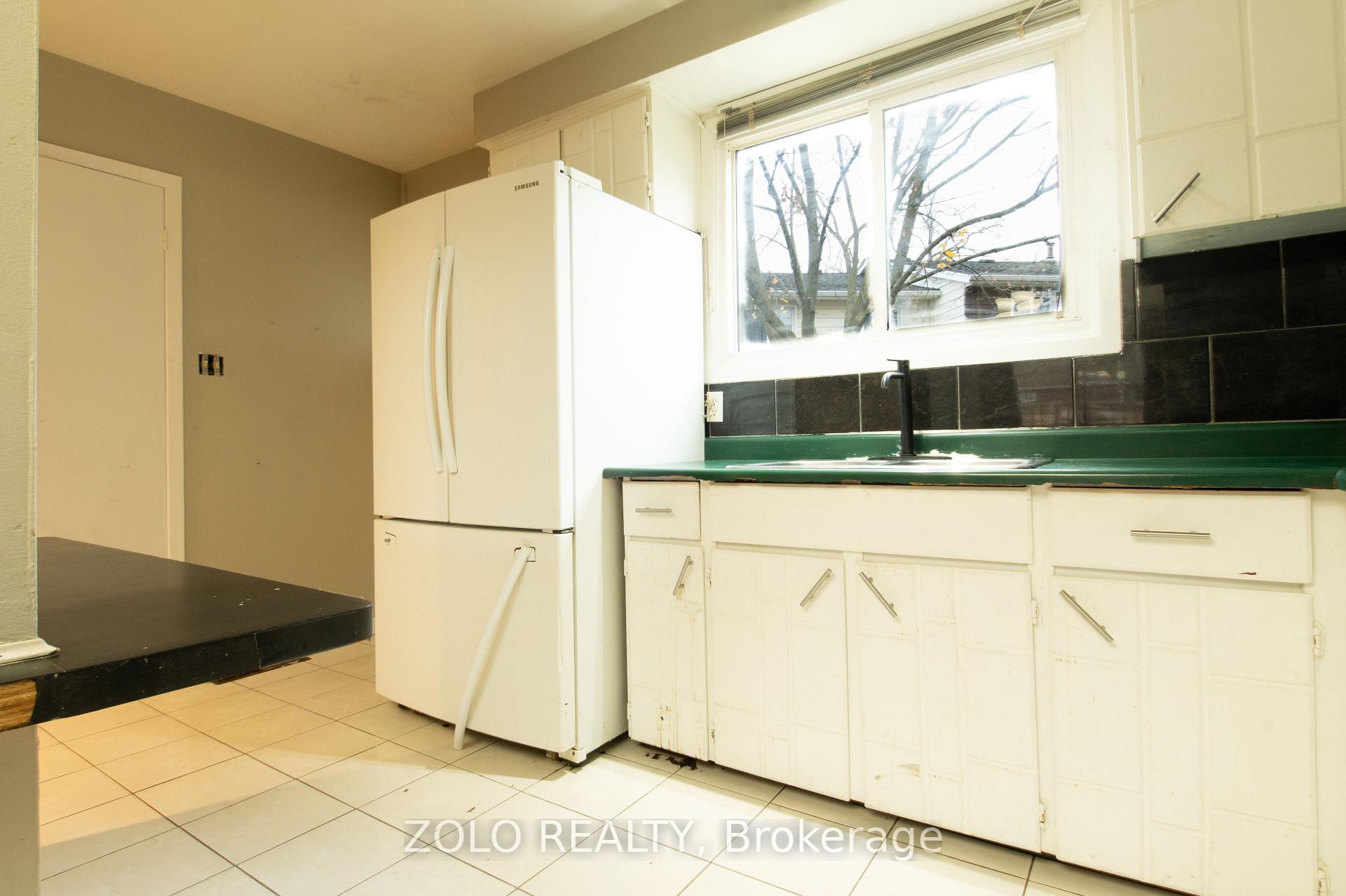 Photo 5 of 54 Riverdale Drive, Hamilton, Riverdale — HOMEH