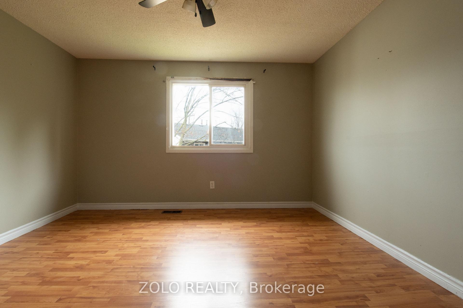 Photo 9 of 54 Riverdale Drive, Hamilton, Riverdale — HOMEH