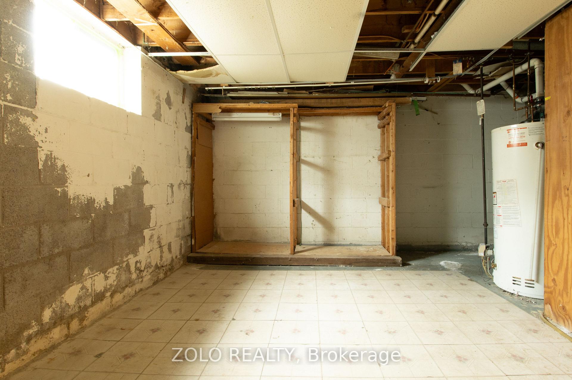 Photo 15 of 54 Riverdale Drive, Hamilton, Riverdale — HOMEH