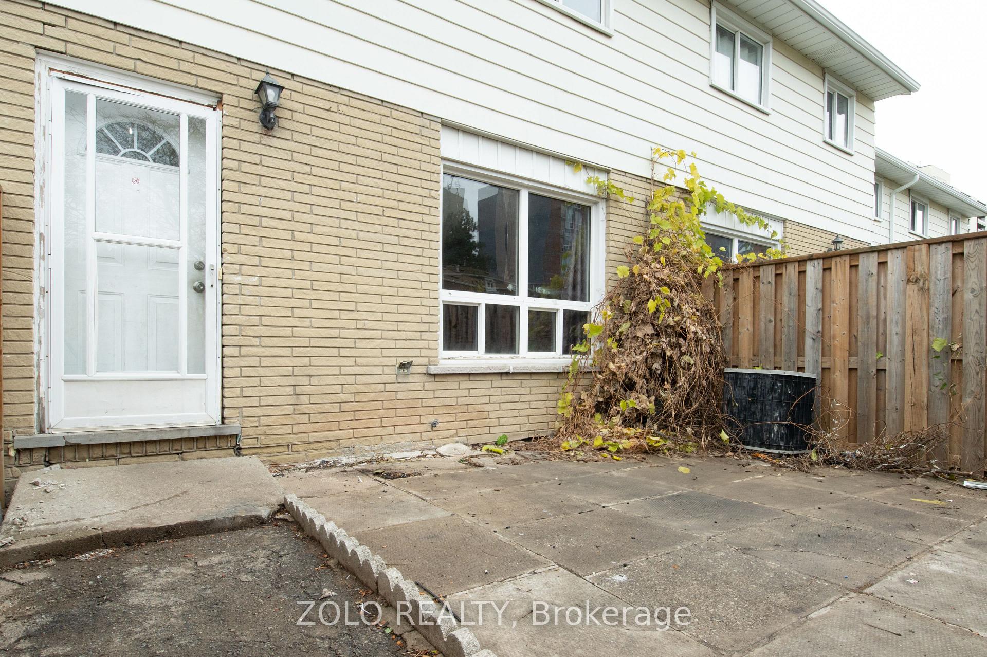 Photo 17 of 54 Riverdale Drive, Hamilton, Riverdale — HOMEH