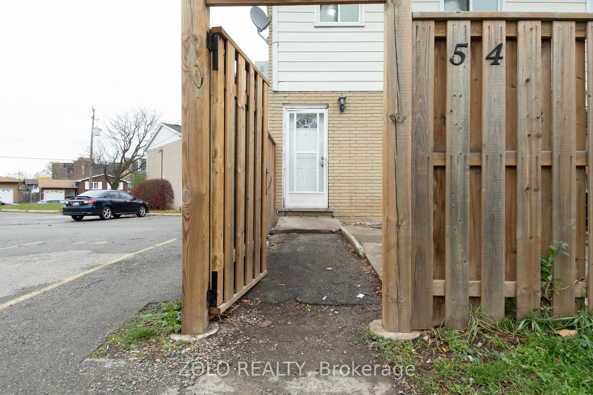 Photo 18 of 54 Riverdale Drive, Hamilton, Riverdale — HOMEH