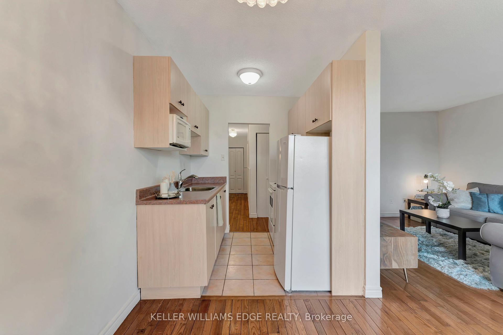 Photo 7 of Unit 201, 81 Charlton Avenue E, Hamilton, Corktown — HOMEH