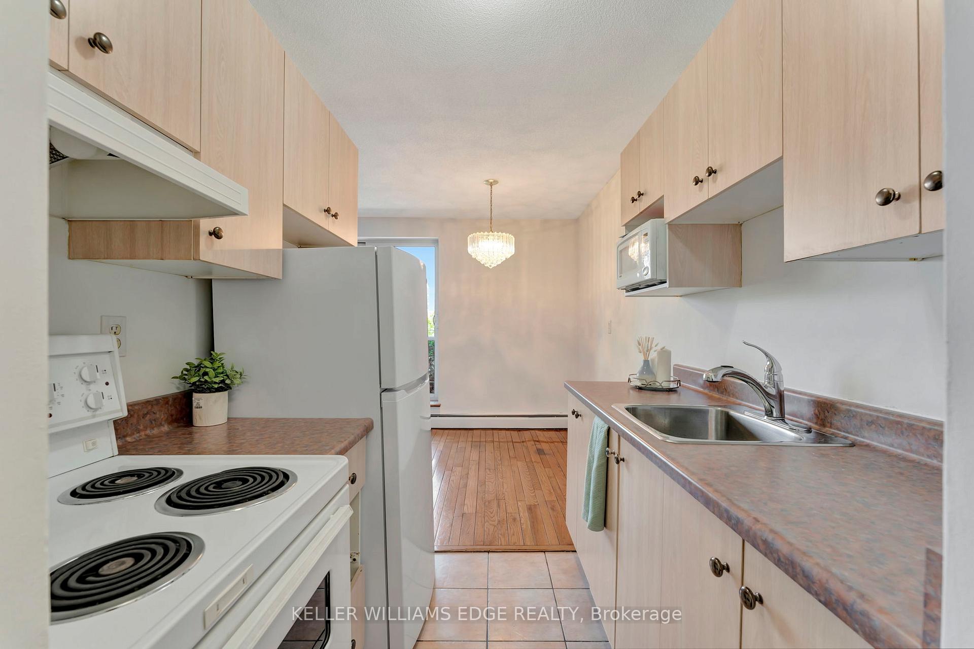 Photo 8 of Unit 201, 81 Charlton Avenue E, Hamilton, Corktown — HOMEH