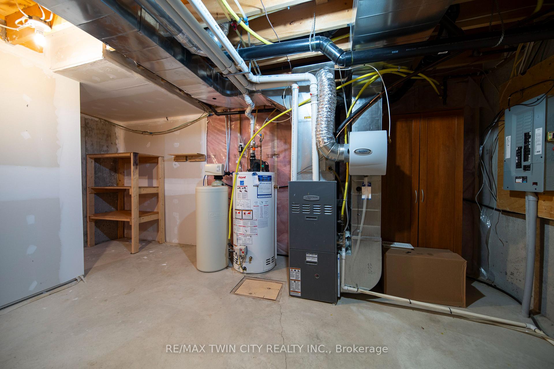 Photo 23 of Unit A, 756 Bleams Road, Kitchener — HOMEH