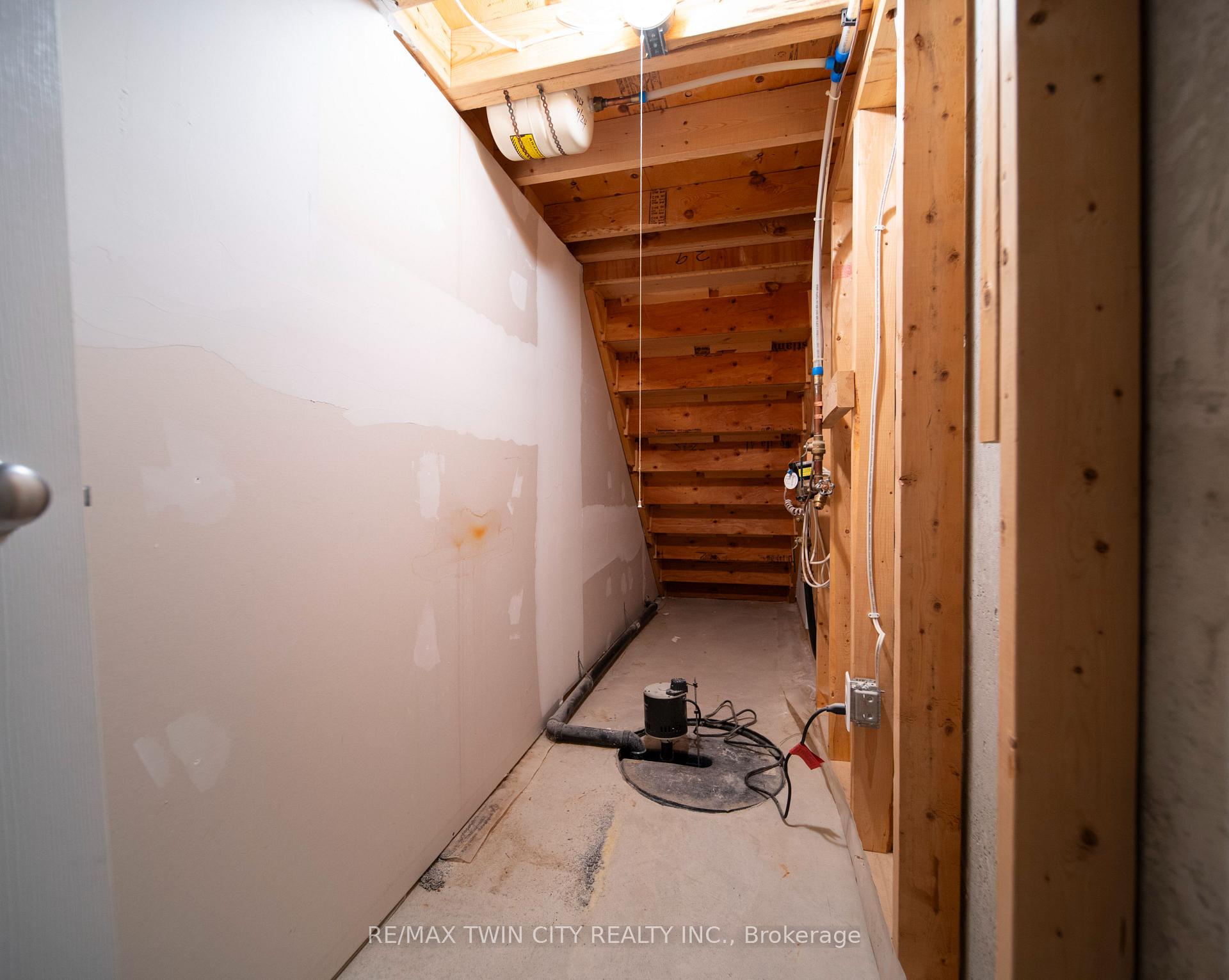 Photo 25 of Unit A, 756 Bleams Road, Kitchener — HOMEH