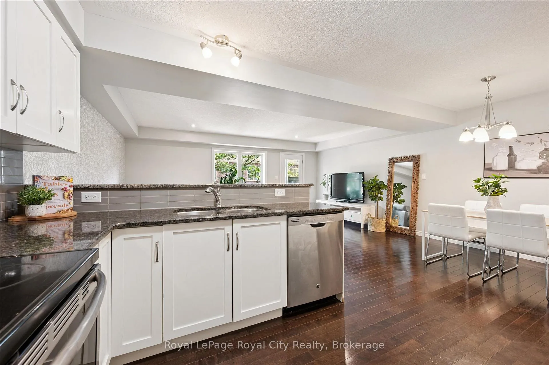 Photo 15 of Unit 16, 167 Arkell Road, Guelph, Pineridge/Westminster Woods — HOMEH
