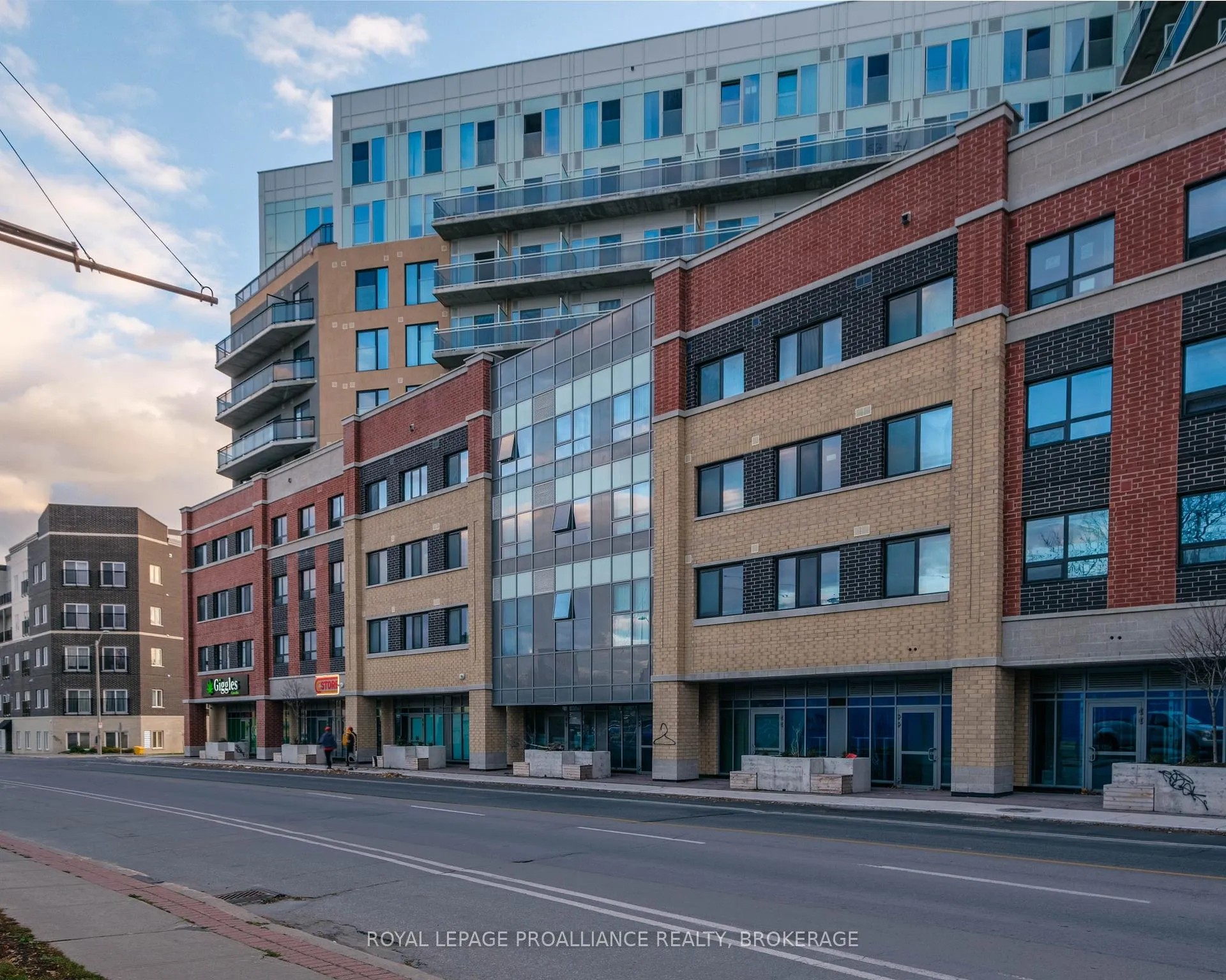 Front of Unit 415, 652 Princess Street