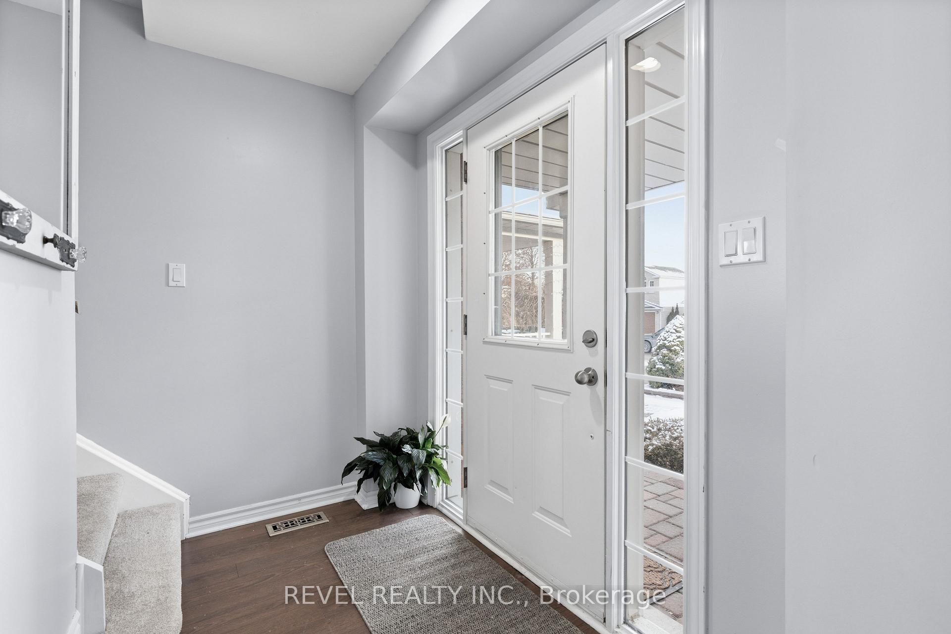 Photo 7 of 18 Wilkins Crescent, Clarington, Courtice — HOMEH