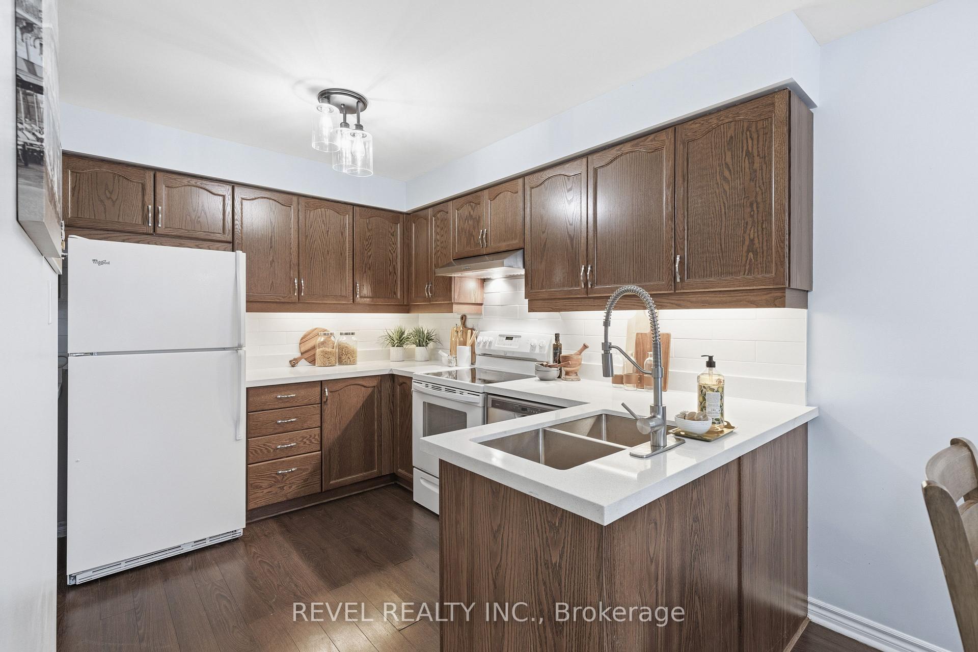 Photo 15 of 18 Wilkins Crescent, Clarington, Courtice — HOMEH