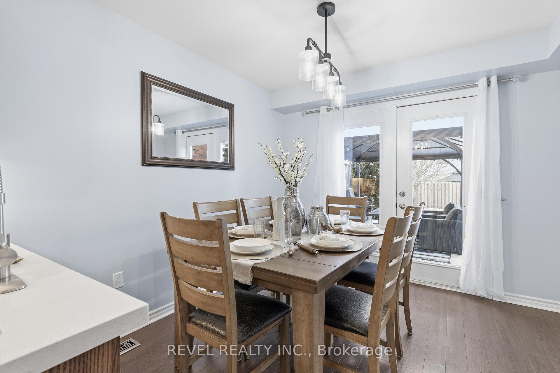 Photo 11 of 18 Wilkins Crescent, Clarington, Courtice — HOMEH