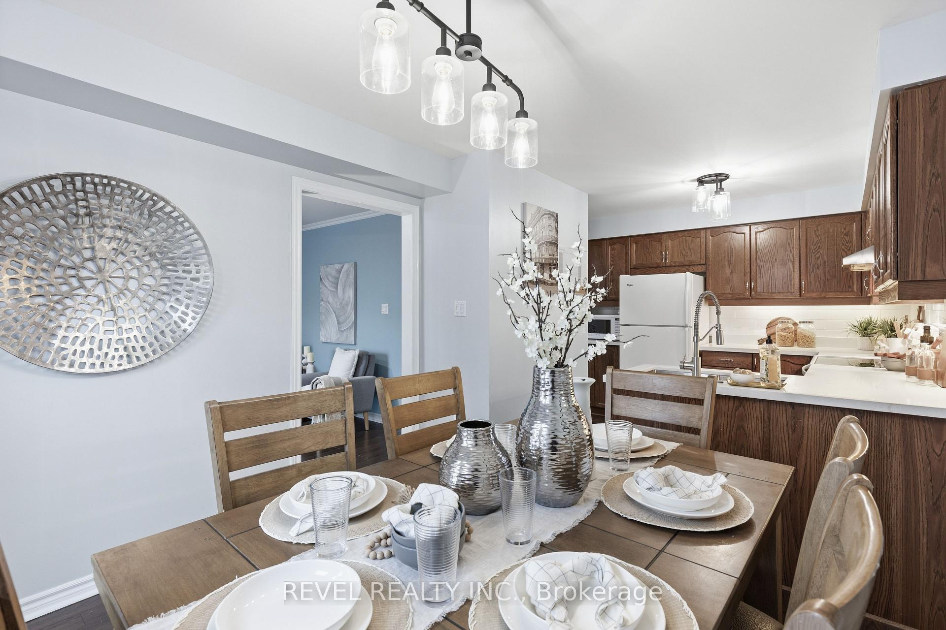 Photo 14 of 18 Wilkins Crescent, Clarington, Courtice — HOMEH