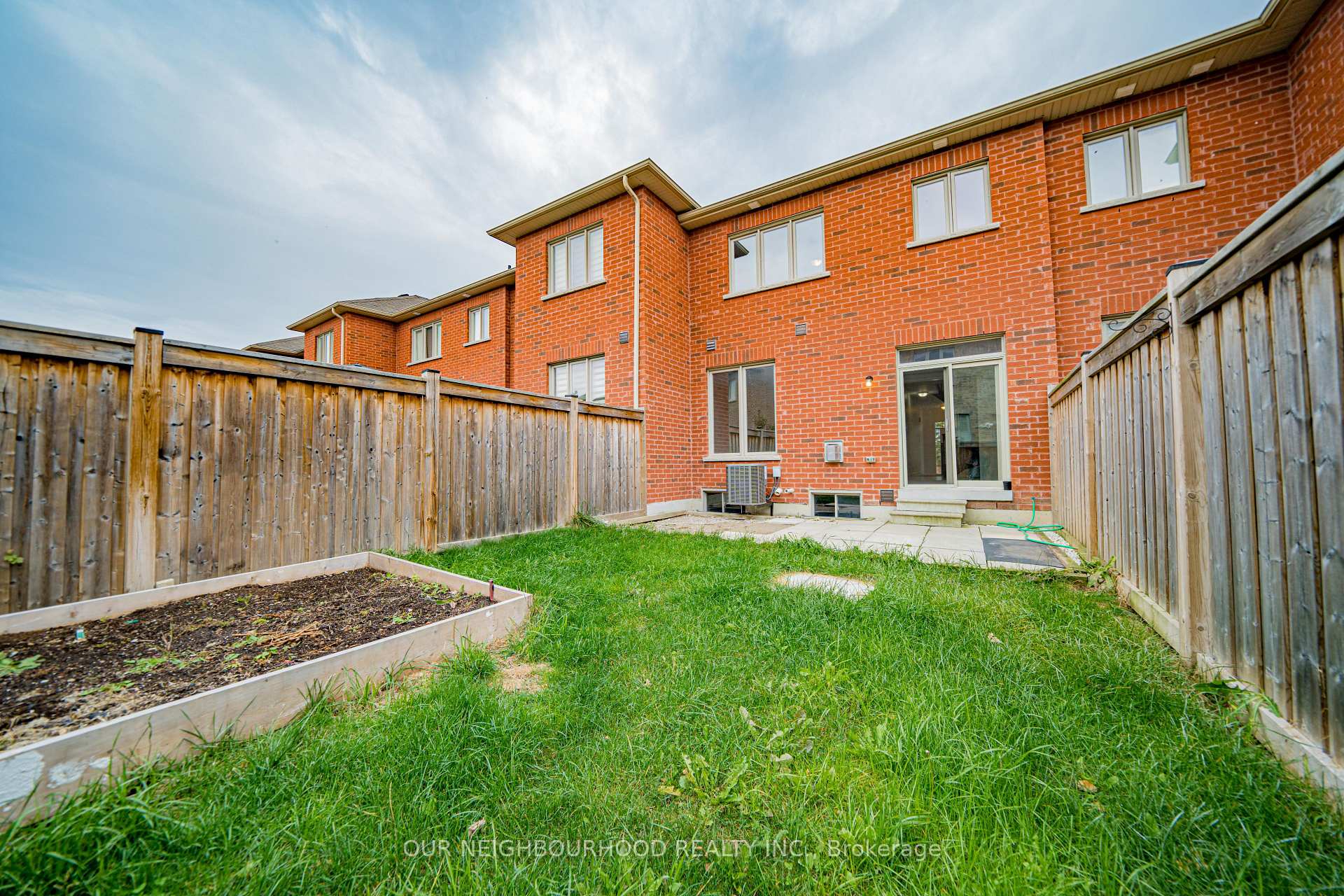 Photo 33 of 67 Chant Crescent, Ajax, Northwest Ajax — HOMEH